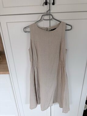 Italian Linen Beige Dress NWT | Sleeveless Knee-Length Chic/ Size Medium